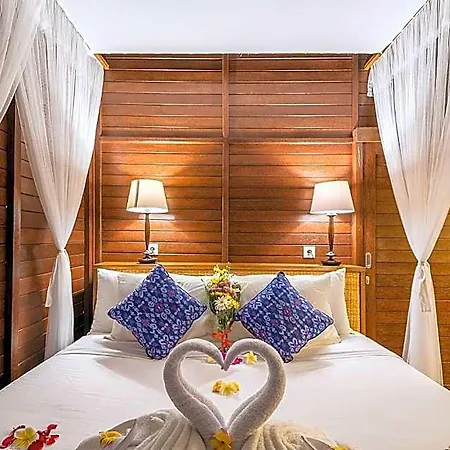 Unique 1Br Villa Joglo Near Pandawa Beach